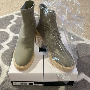 Dolce vita size 10 caster boot